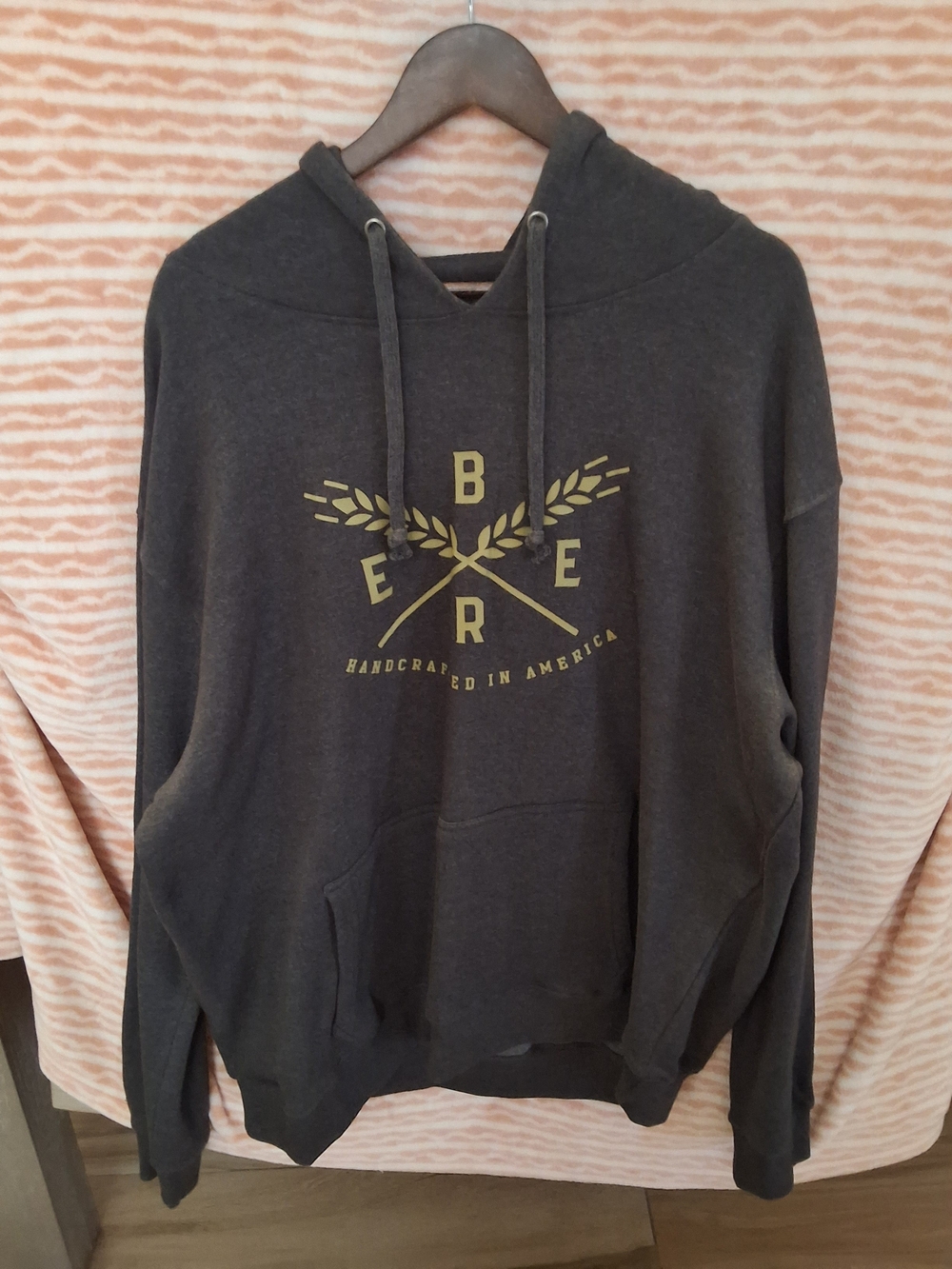 Men's Charcoal Crewneck Sweatshirt with Gold Wheat Emblem